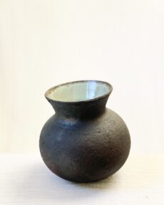 Round Bottom Pot