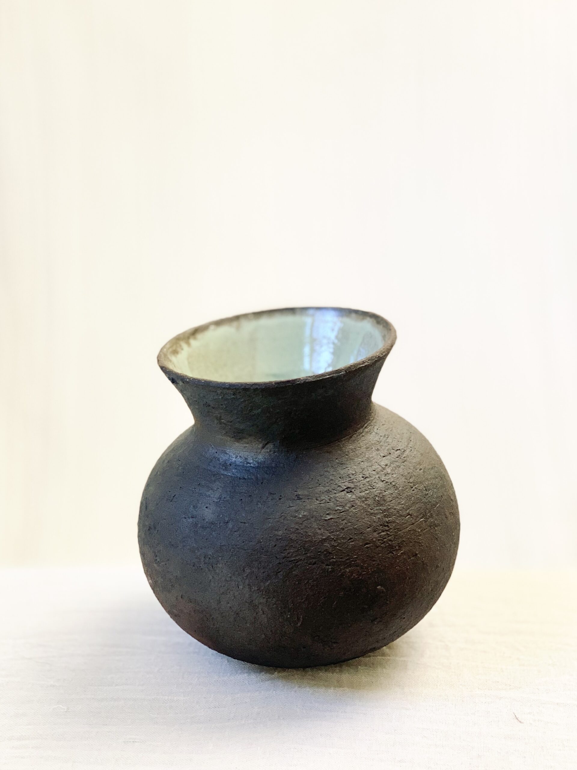 Round Bottom Pot